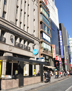 銀座駅から