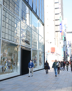 銀座駅から